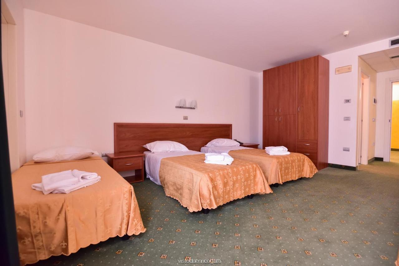 Standard Hotel Udine Pradamano ภายนอก รูปภาพ